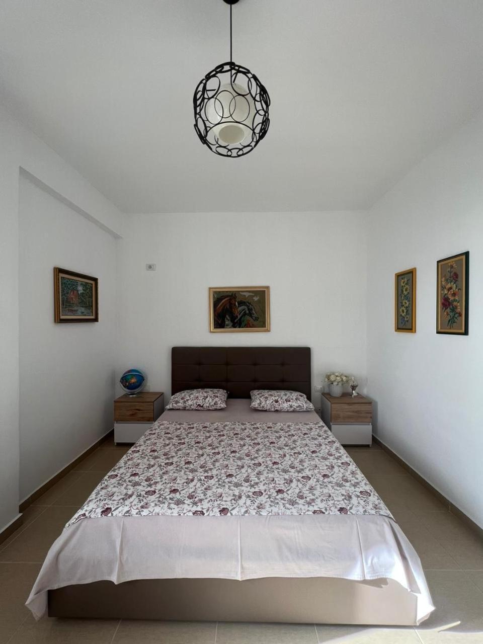Corazon Guest House Vlorë Esterno foto