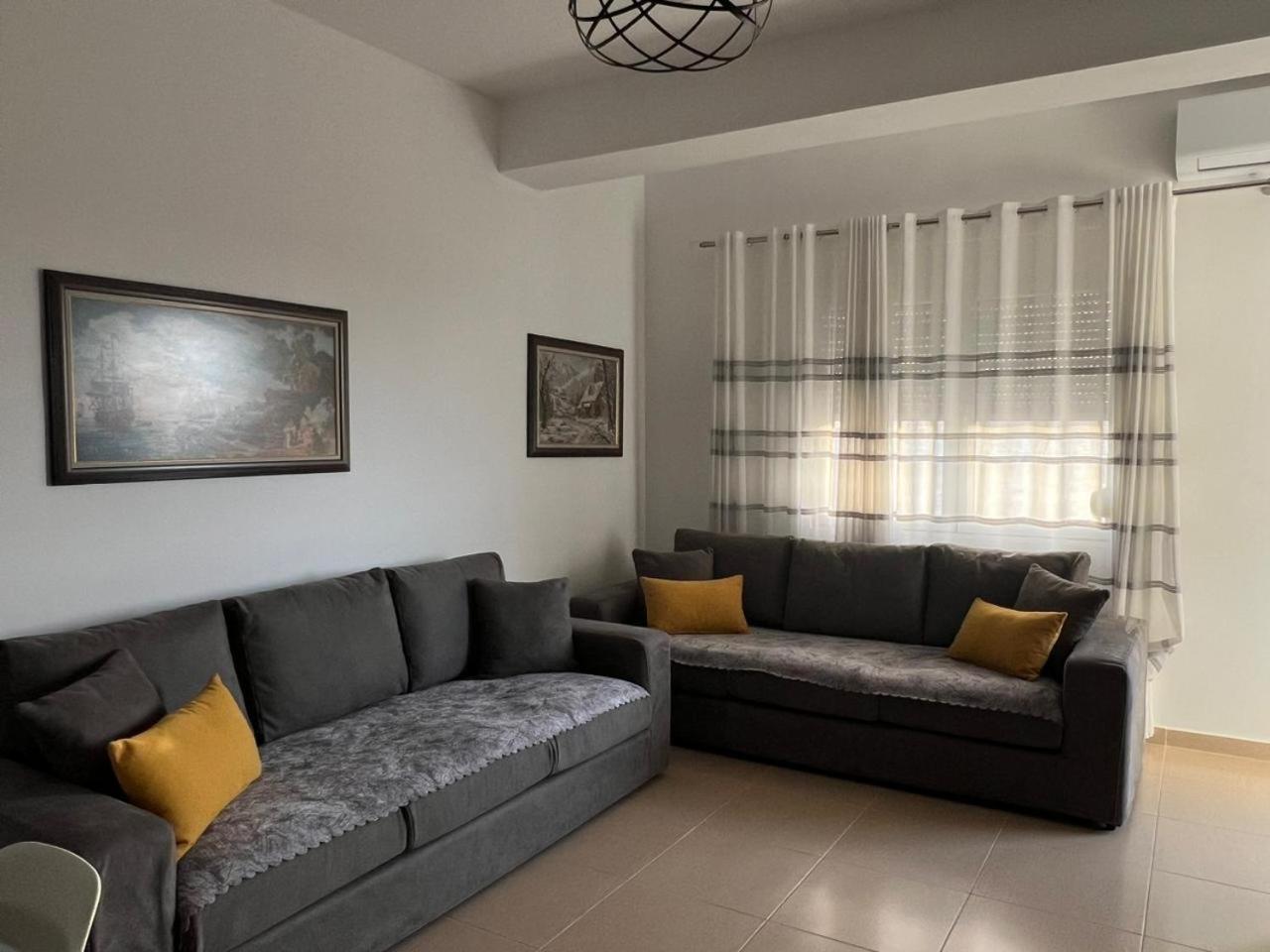 Corazon Guest House Vlorë Esterno foto
