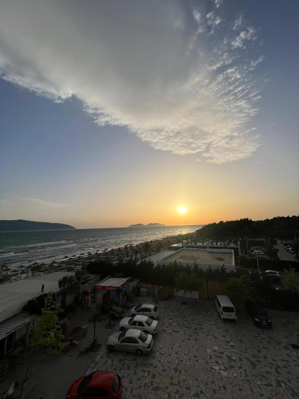 Corazon Guest House Vlorë Esterno foto